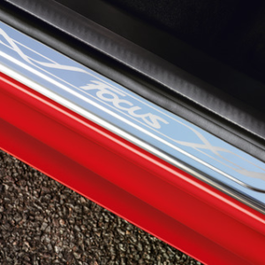 Pragovi sprednjih vrat z logotipom FOCUS